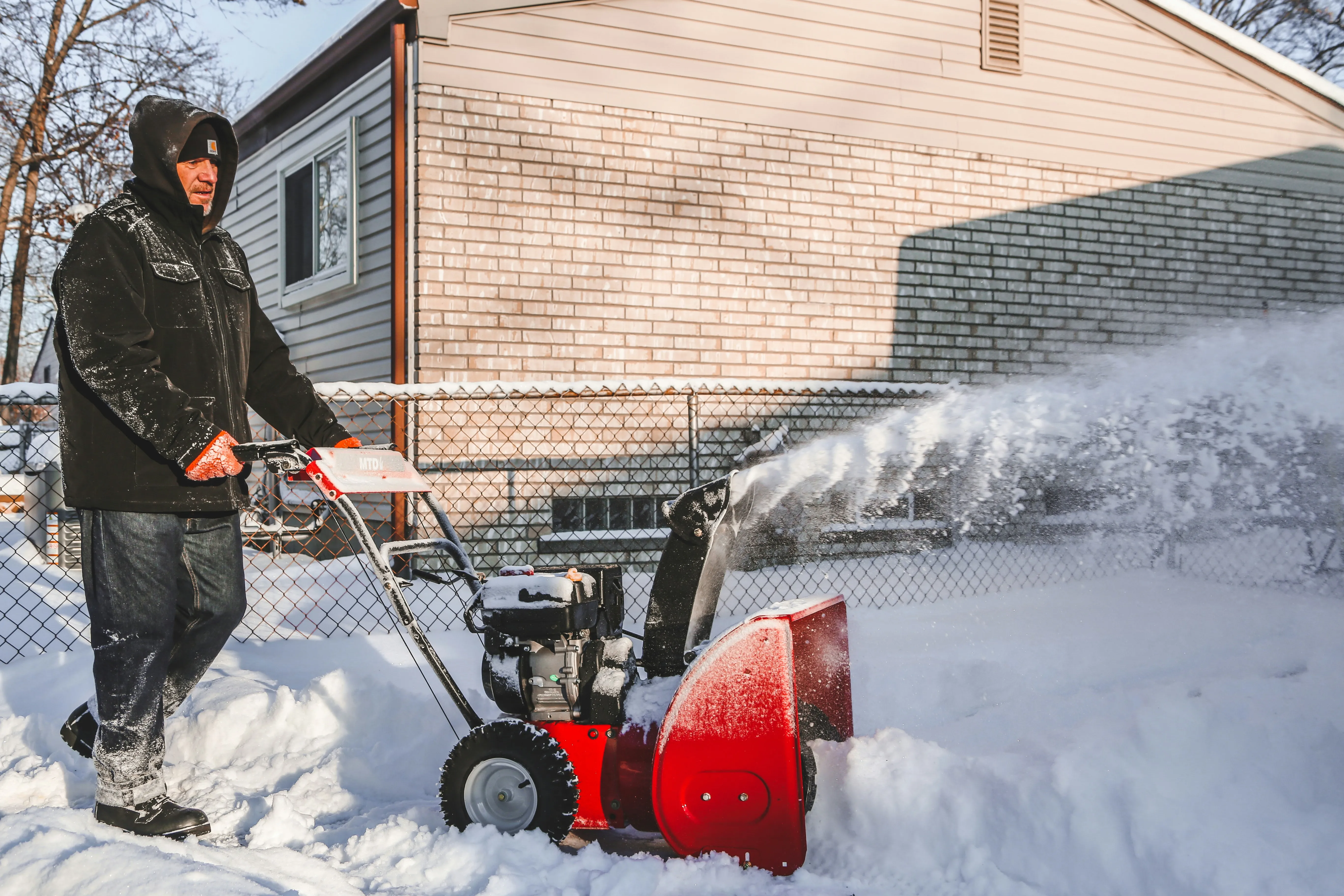 Winterdienst mit Schneefräse