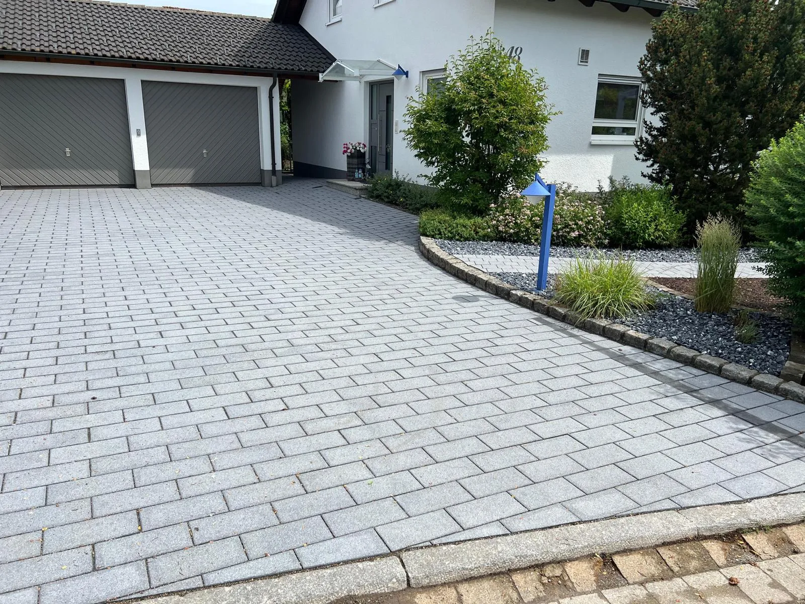Pflasterarbeiten im Hof
